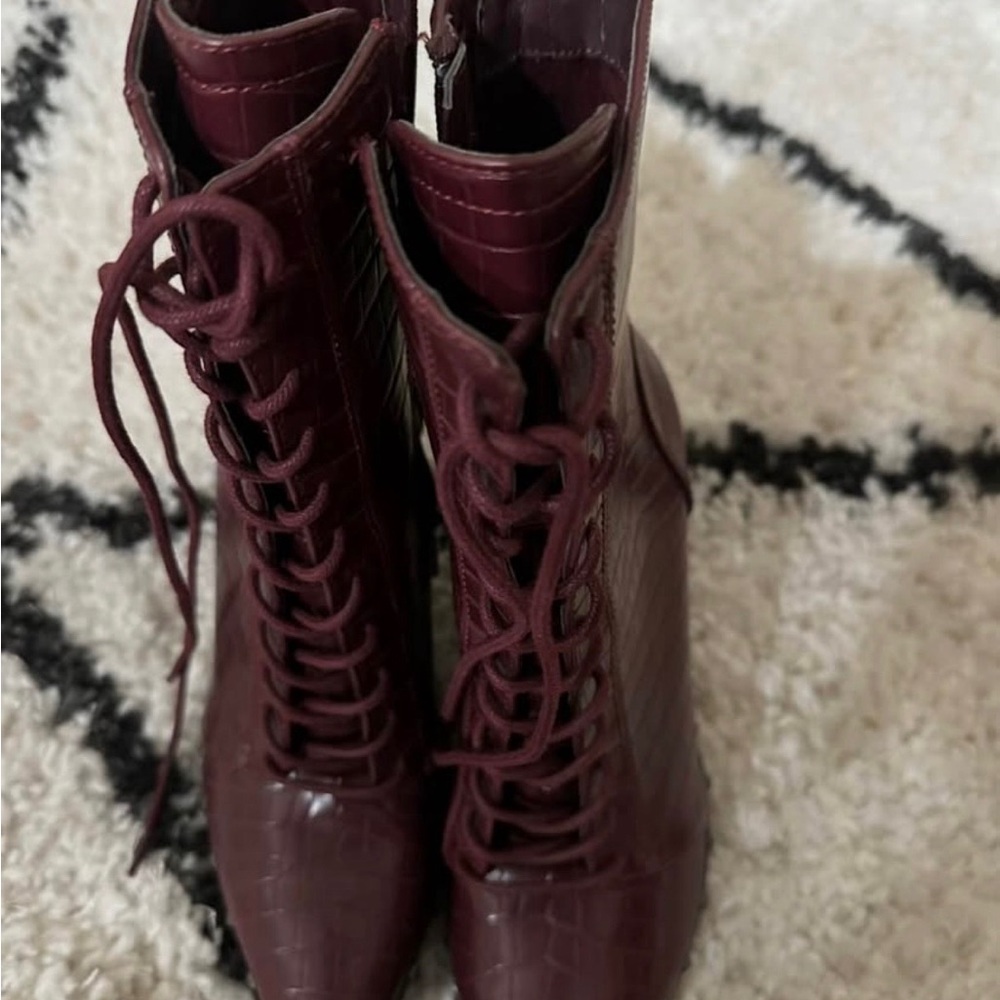 Women's Lace-Up Boots in Burgundy